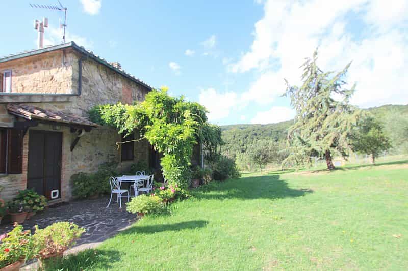 Condominio nel Montecatini Val di Cecina, Tuscany 10925893