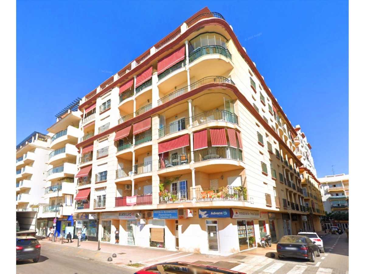 Condominium in Estepona, Andalusia 10926379