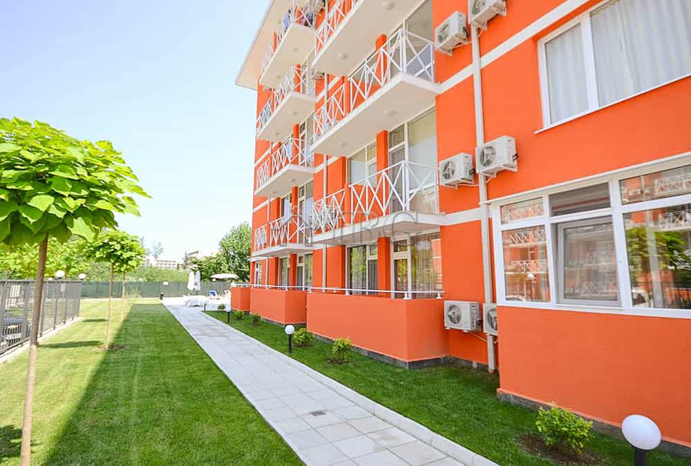 Condominium in Nesebar, Burgas 10926931