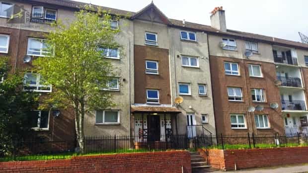 Condominium in Duntocher, West Dunbartonshire 10927089