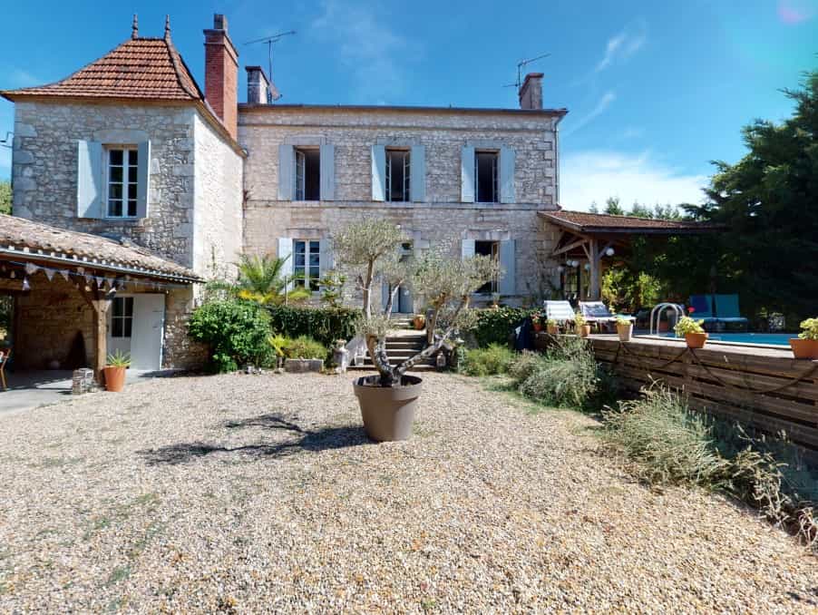 House in Auriac-sur-Dropt, Nouvelle-Aquitaine 10927224