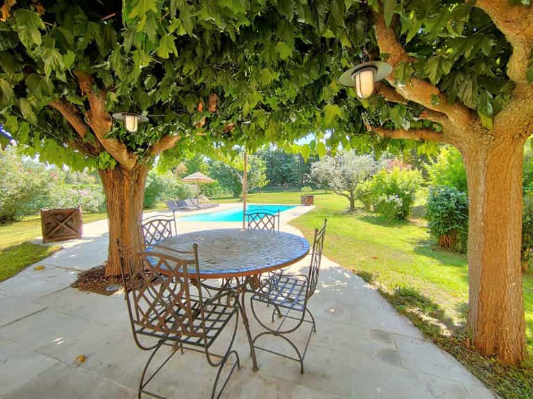 Huis in Chateaurenard, Provence-Alpes-Cote d'Azur 10927426