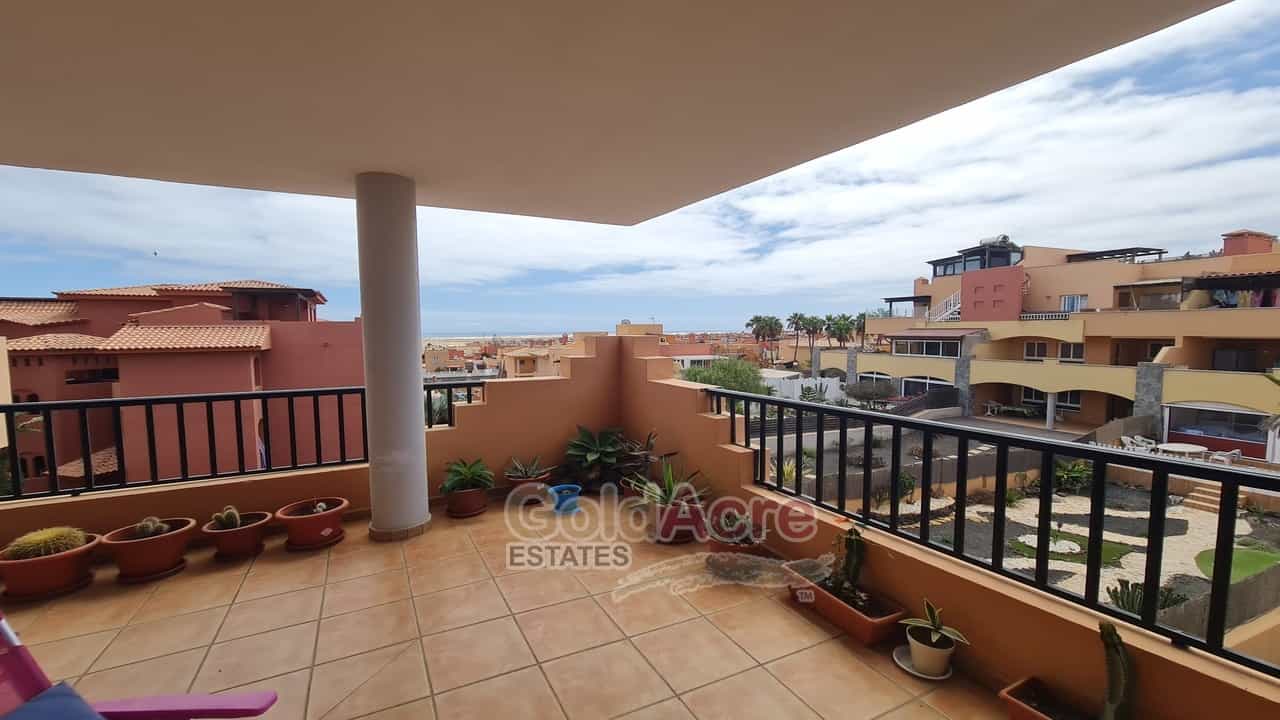 Condominium in Corralejo, Canarias 10927511