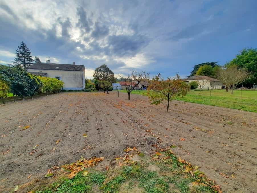 Other in Eymet, Nouvelle-Aquitaine 10927543