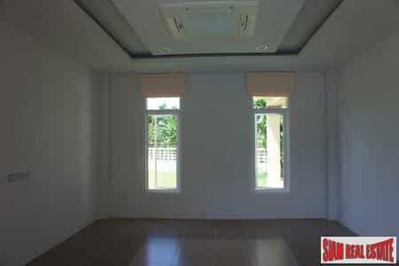 House in Chalong, Phuket 10927597