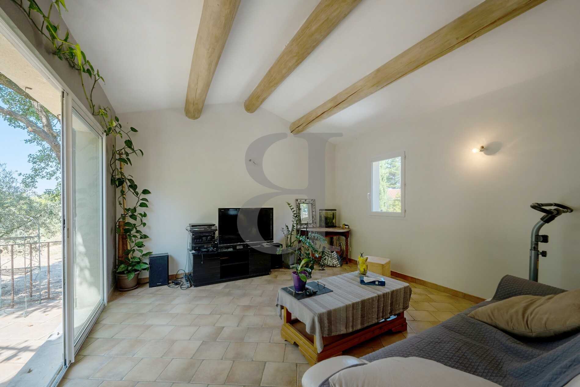 Haus im L'Isle-sur-la-Sorgue, Provence-Alpes-Côte d'Azur 10927651
