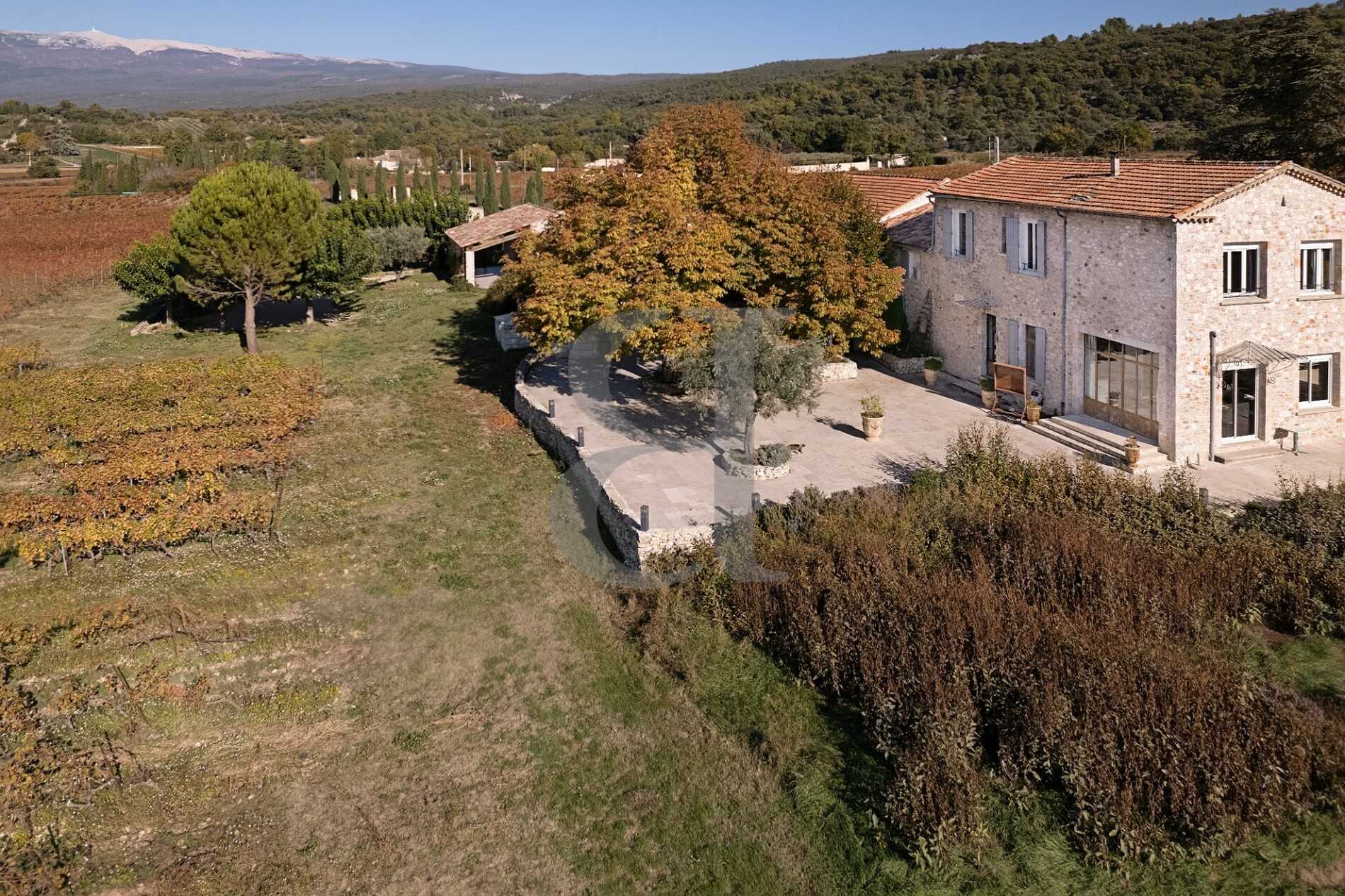 Autre dans Mazan, Provence-Alpes-Côte d'Azur 10927656