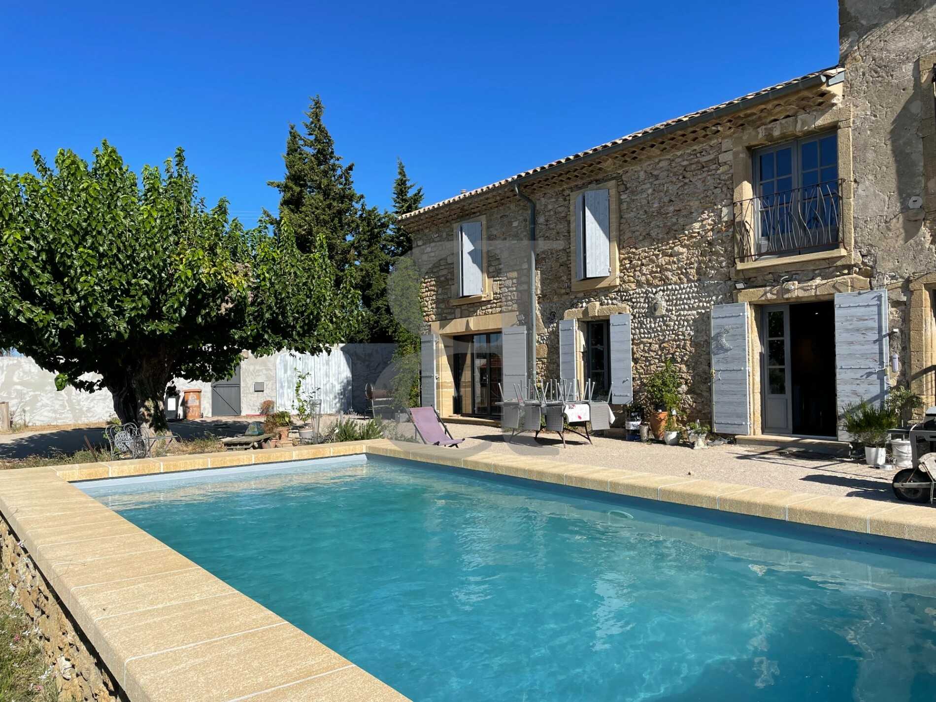 Hus i Sainte-Cecile-les-Vignes, Provence-Alpes-Cote d'Azur 10927751