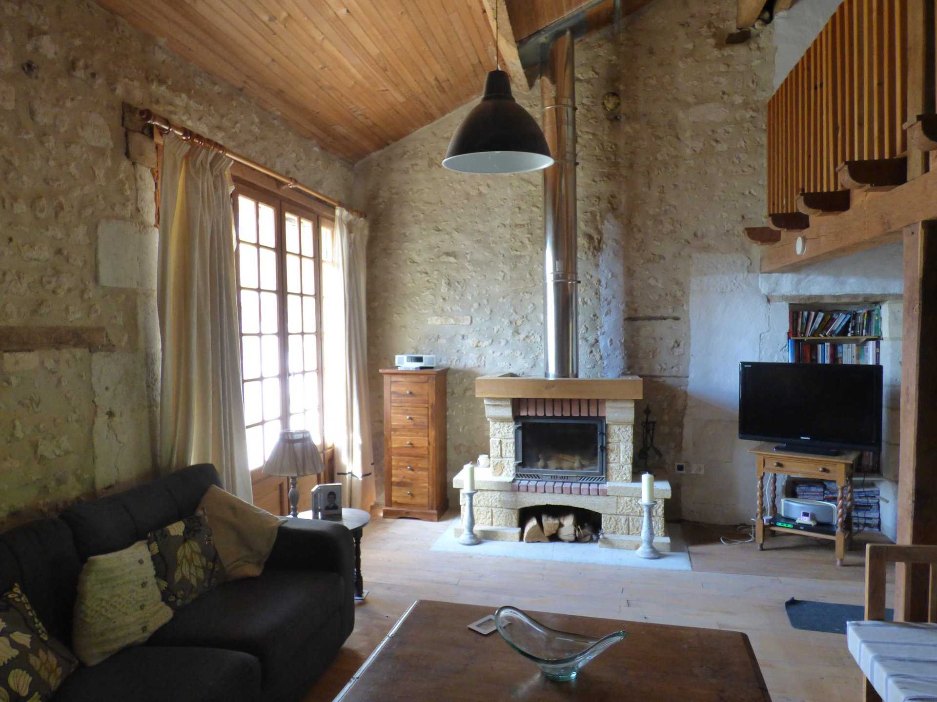House in Laprade, Nouvelle-Aquitaine 10927853