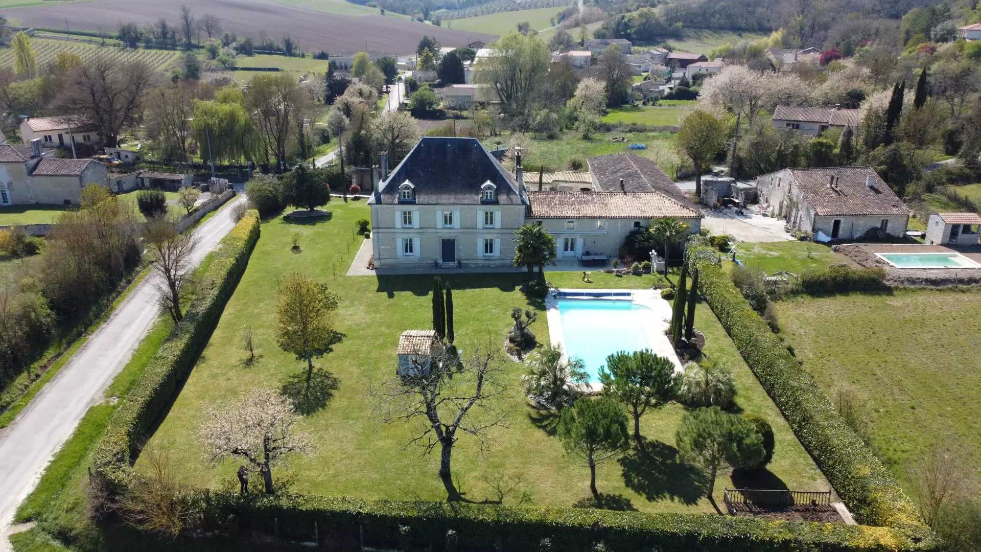 House in Arrenes, Nouvelle-Aquitaine 10927855