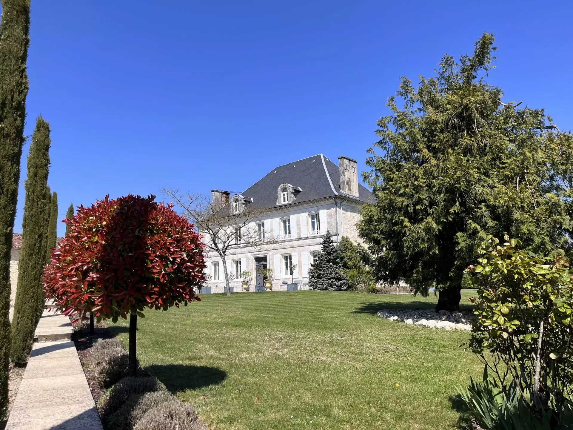 rumah dalam Arrenes, Nouvelle-Aquitaine 10927855