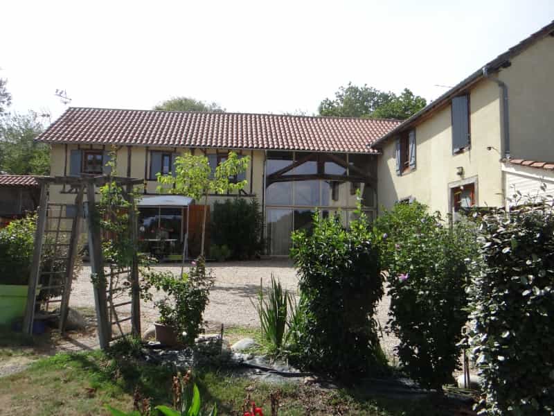 House in Bernadets-Debat, Occitanie 10928008