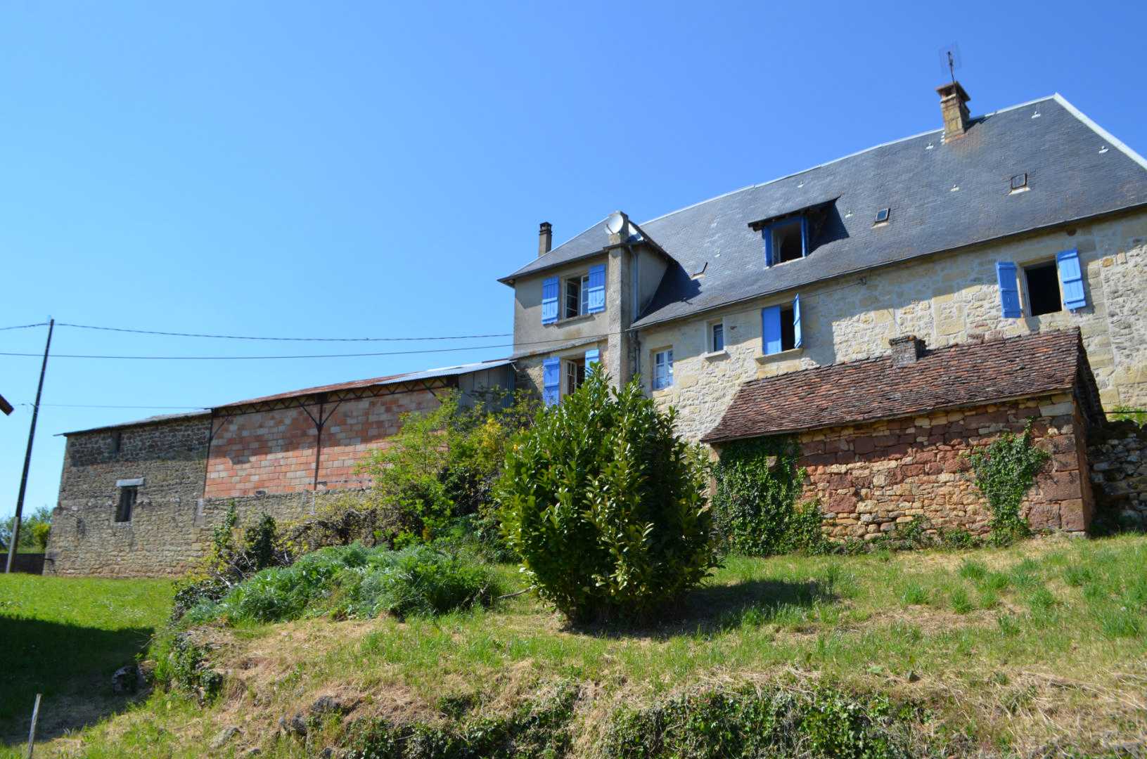 House in Saint-Cyprien, Nouvelle-Aquitaine 10928009
