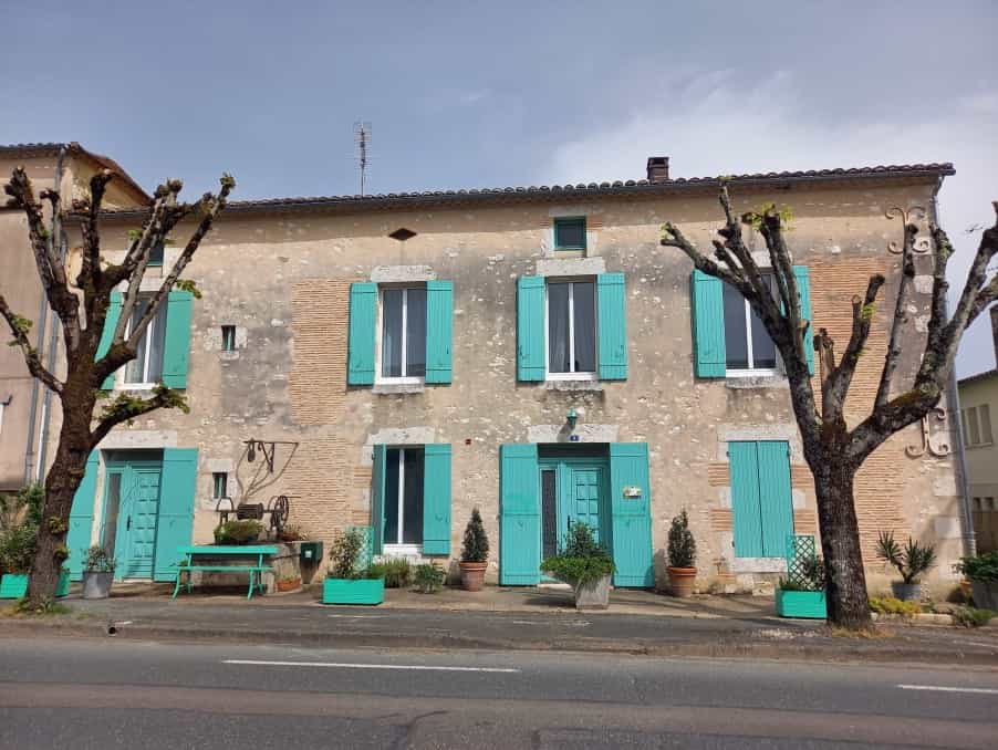 House in Castillonnes, Nouvelle-Aquitaine 10928035