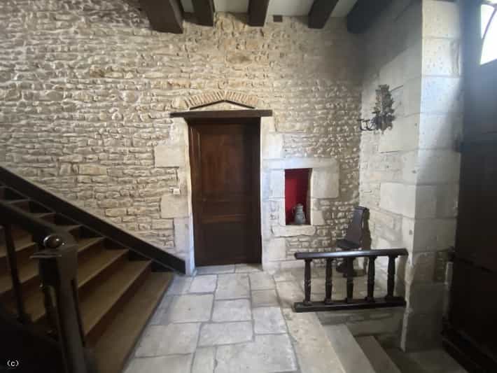 मकान में Verteuil-sur-Charente, Nouvelle-Aquitaine 10928114