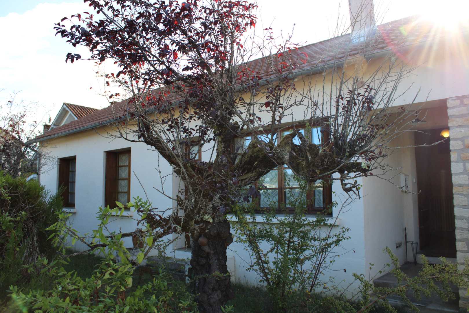 Rumah di Auba, Nouvelle-Aquitaine 10928224
