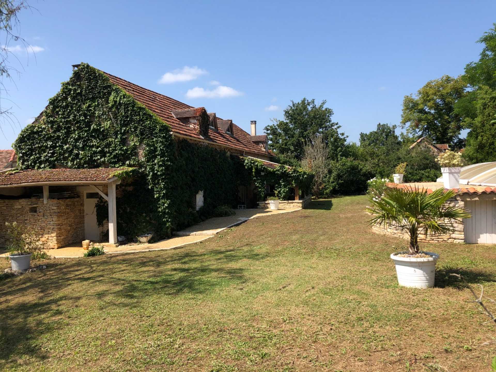 House in Thenon, Nouvelle-Aquitaine 10928266