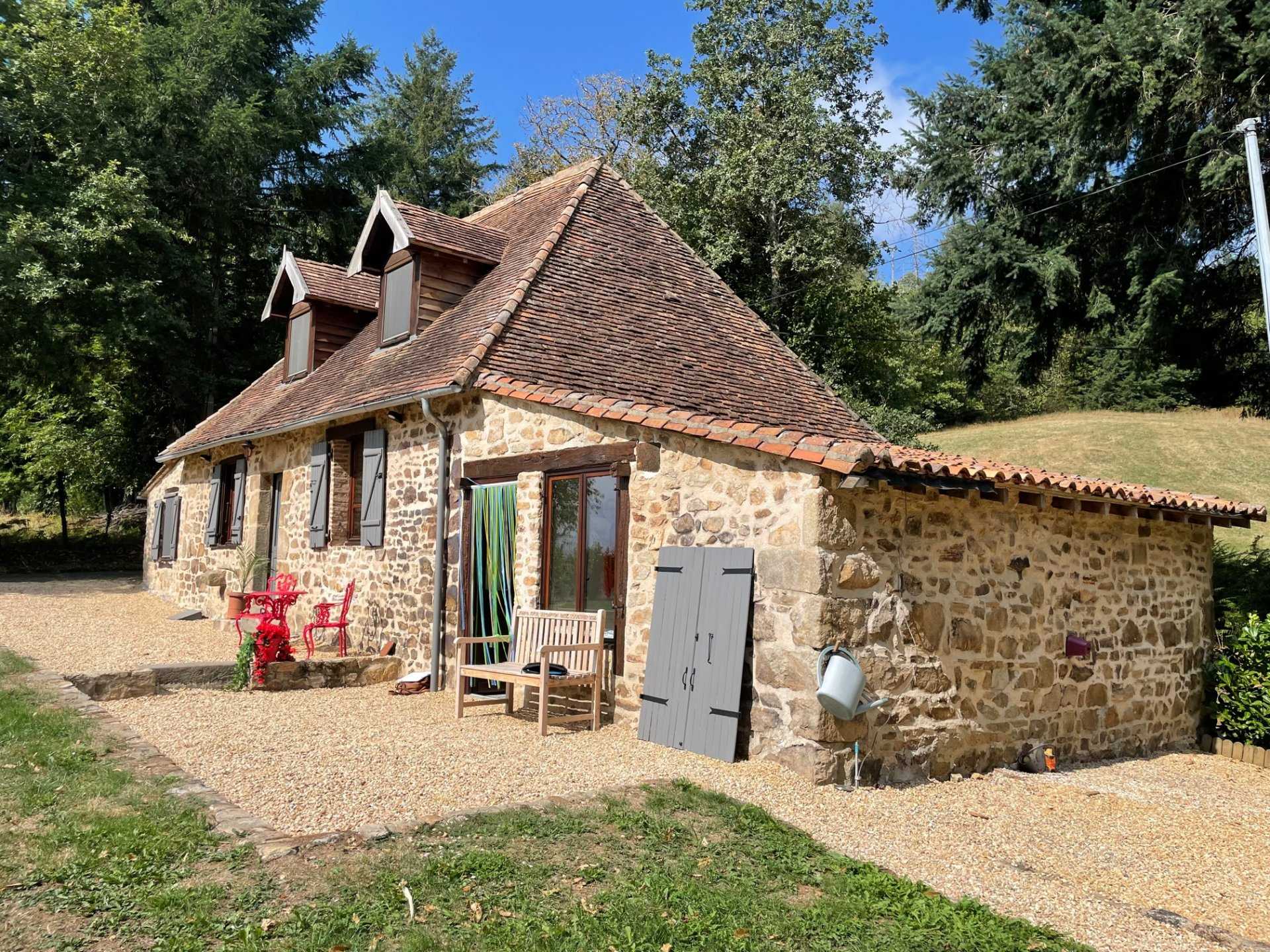 Talo sisään Bussiere-Galant, Nouvelle-Aquitaine 10928325