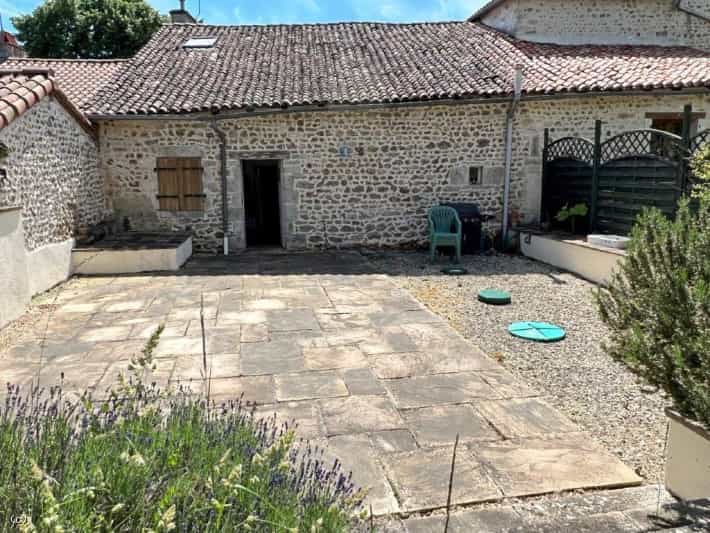 Dom w Verteuil-sur-Charente, Nowa Akwitania 10928333