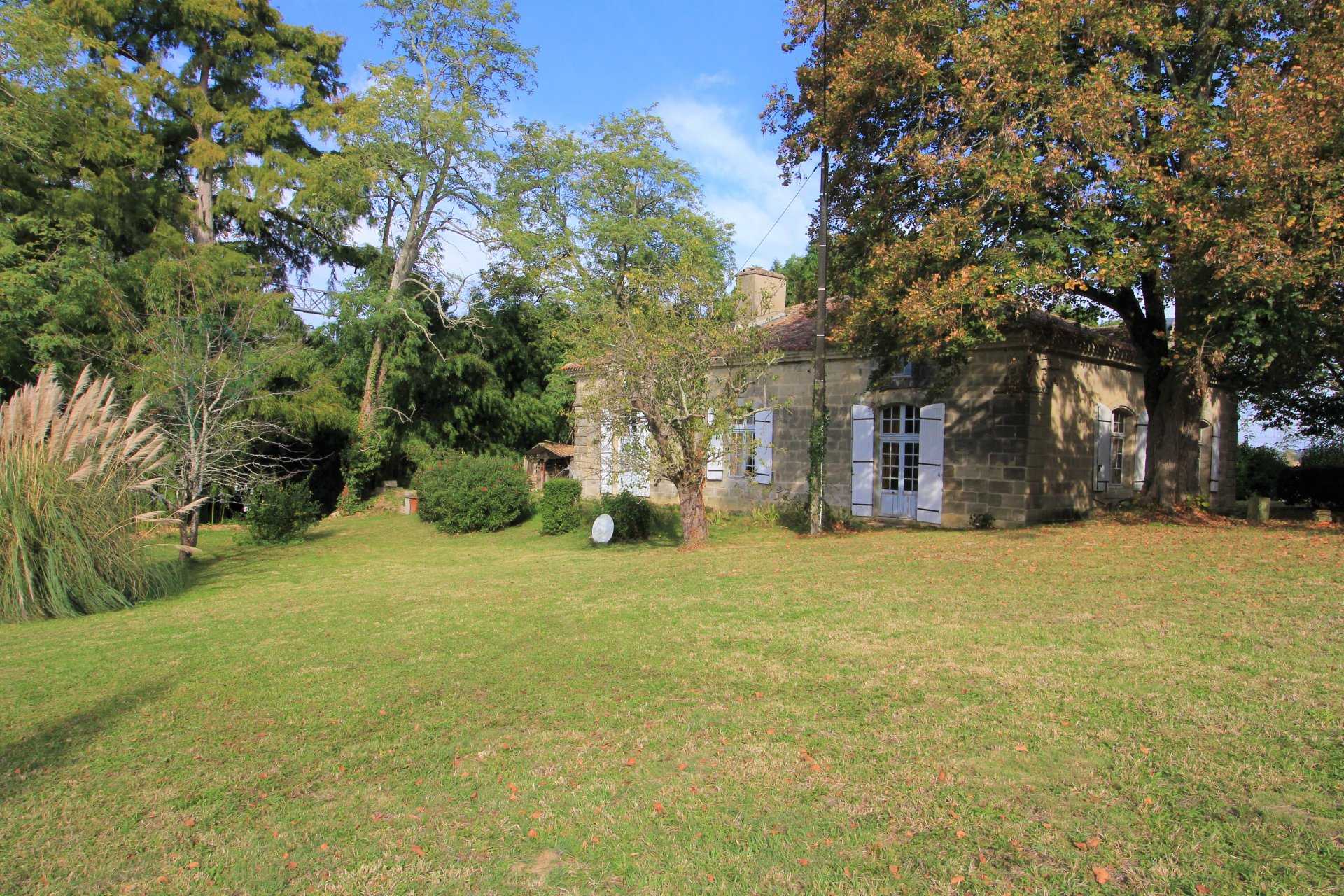 Talo sisään Miramont-de-Guyenne, Nouvelle-Aquitaine 10928410