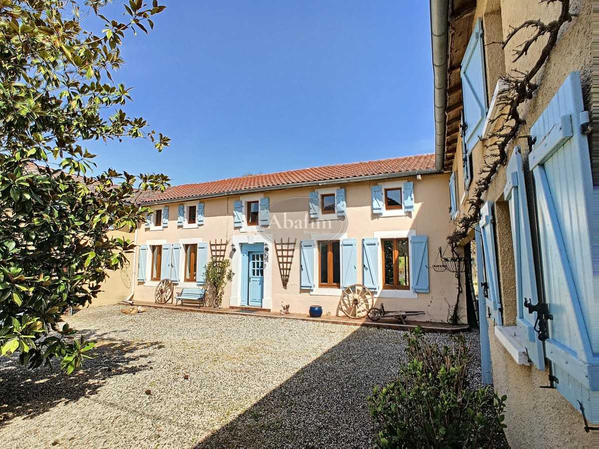 Huis in Montréjeau, Occitanie 10928657