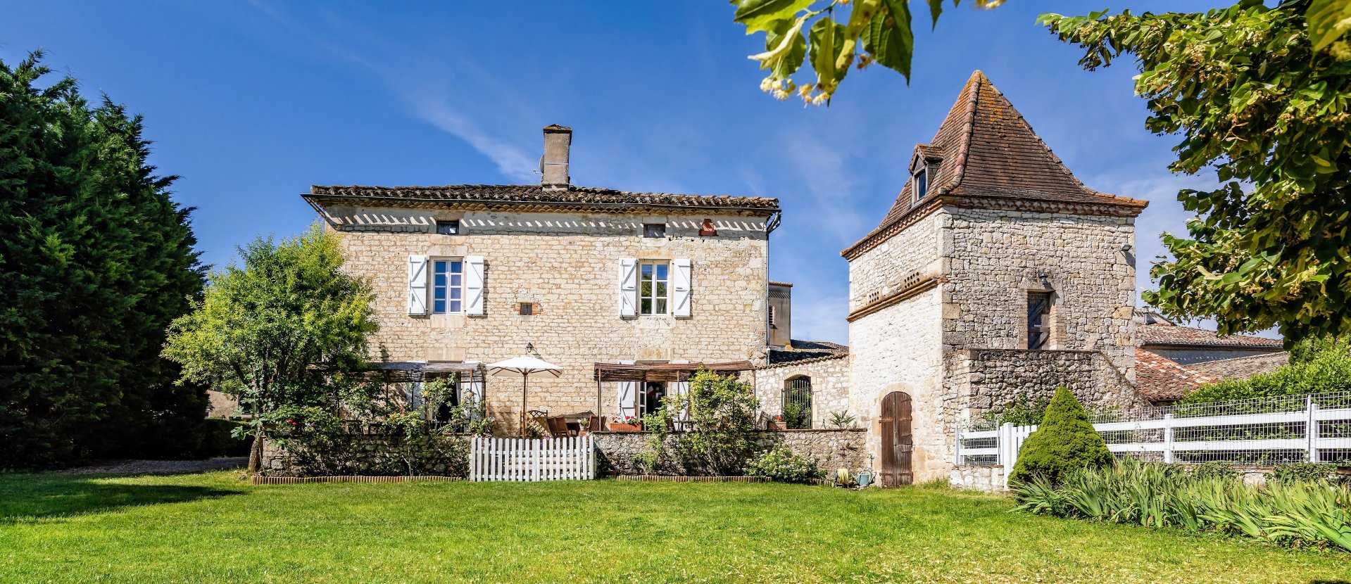 بيت في Albi, Occitanie 10928732