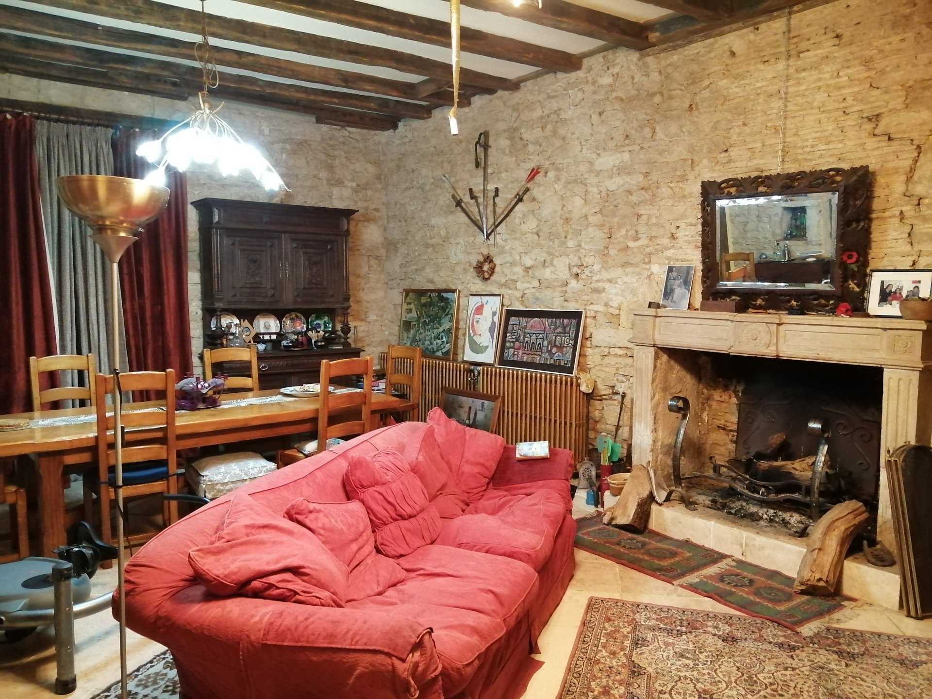 House in Pleuville, Nouvelle-Aquitaine 10928825