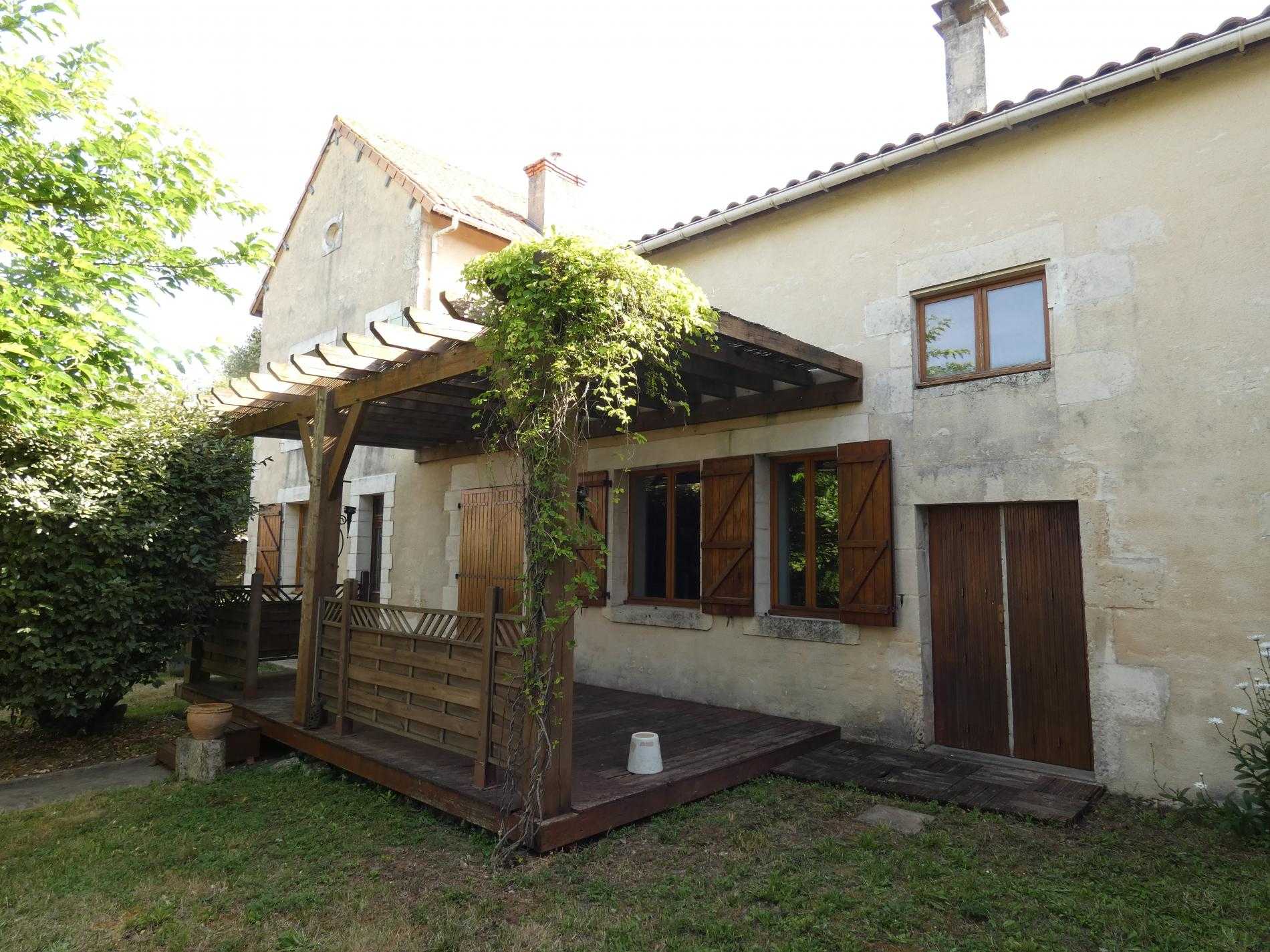 House in Ruffec, Nouvelle-Aquitaine 10928881