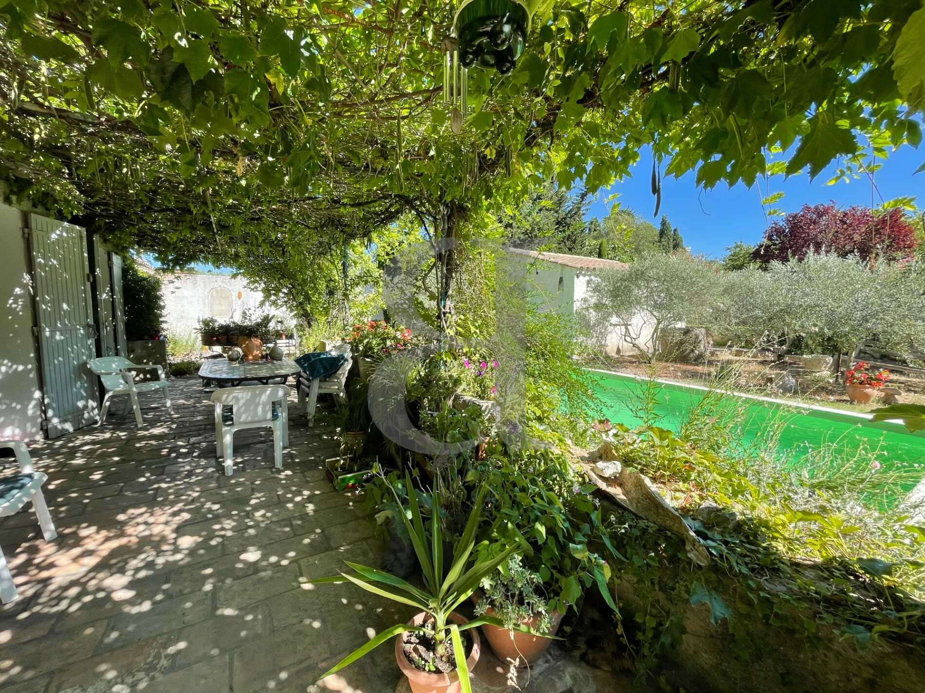 casa no Saint-Rémy-de-Provence, Provença-Alpes-Costa Azul 10928882
