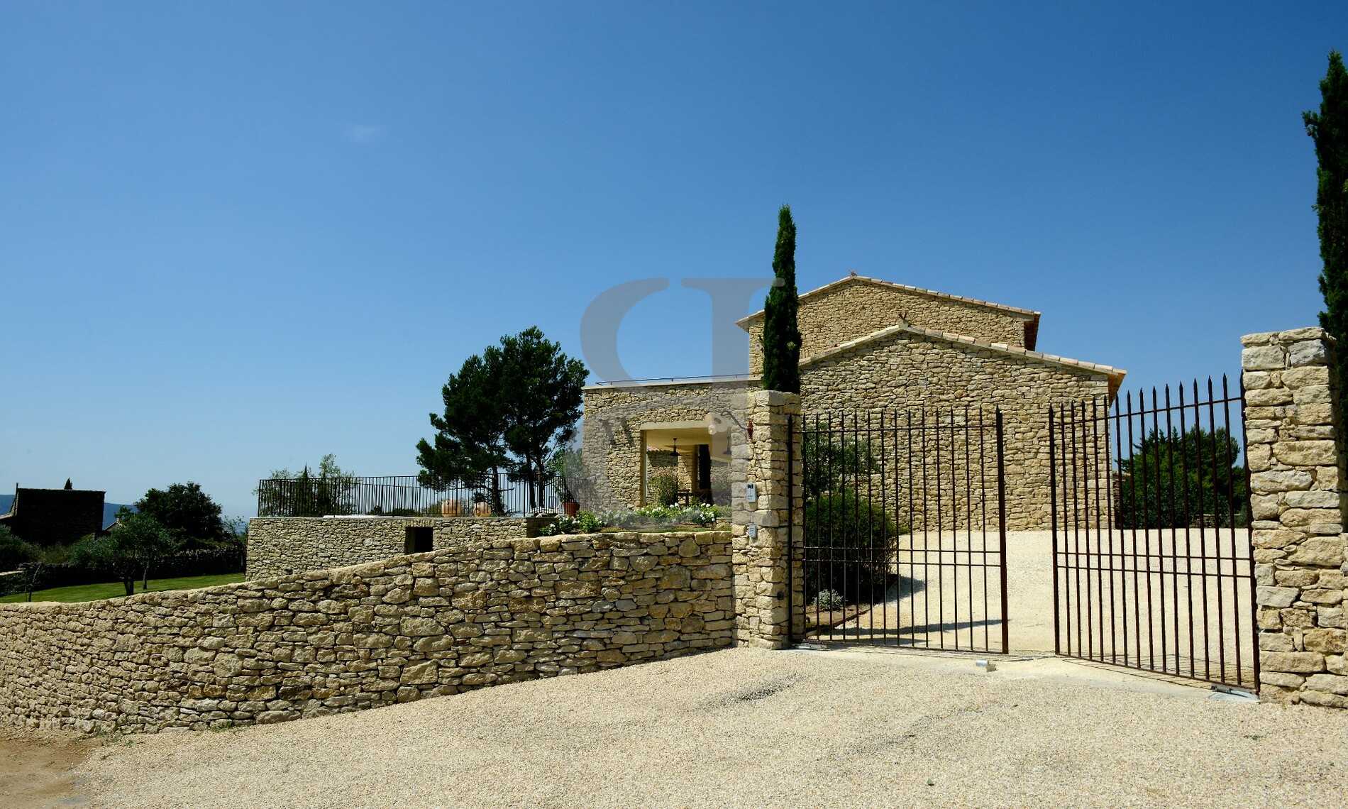 房子 在 Gordes, Provence-Alpes-Côte d'Azur 10928889