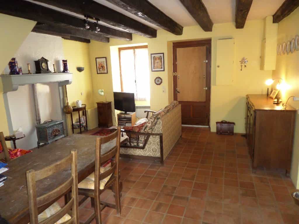 House in Bussiere-Poitevine, Nouvelle-Aquitaine 10928925
