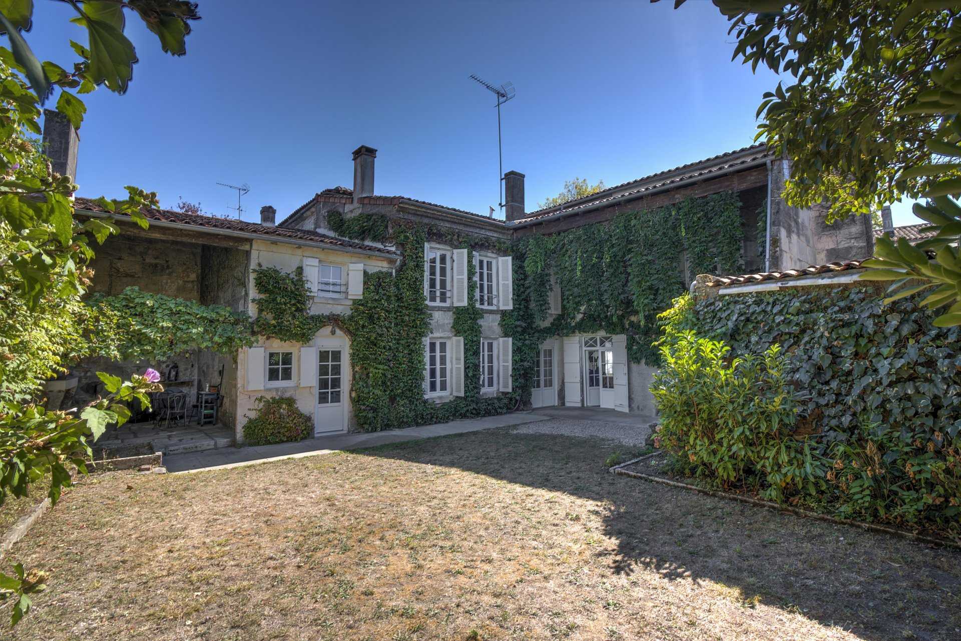 rumah dalam Jarnac, Nouvelle-Aquitaine 10928961