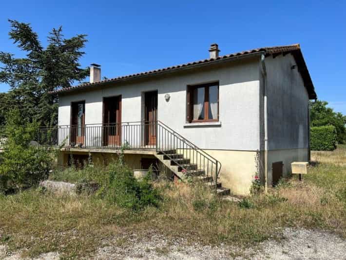 Casa nel Verteuil-sur-Charente, Nuova Aquitania 10929064