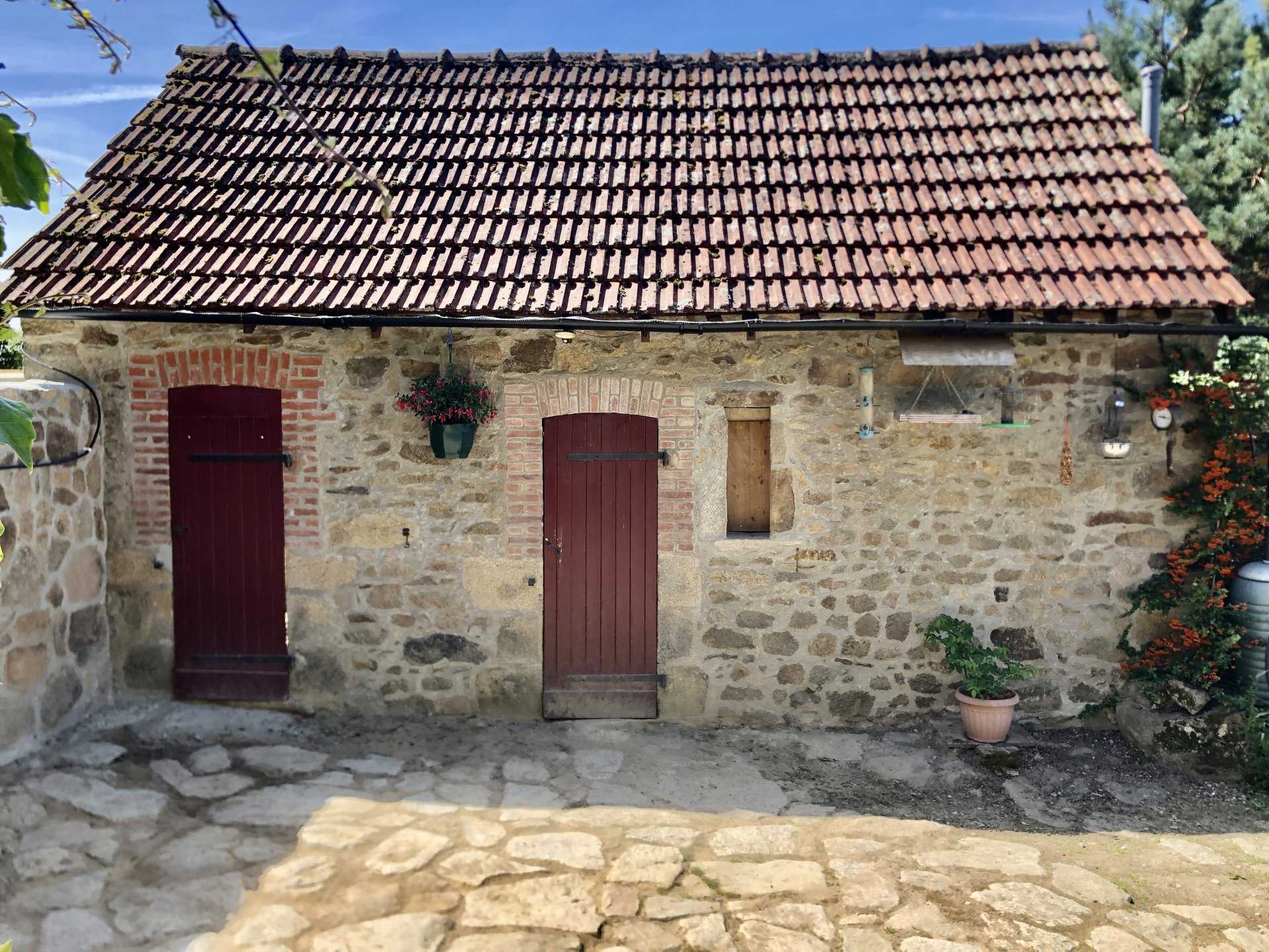 House in Bussiere-Dunoise, Nouvelle-Aquitaine 10929128