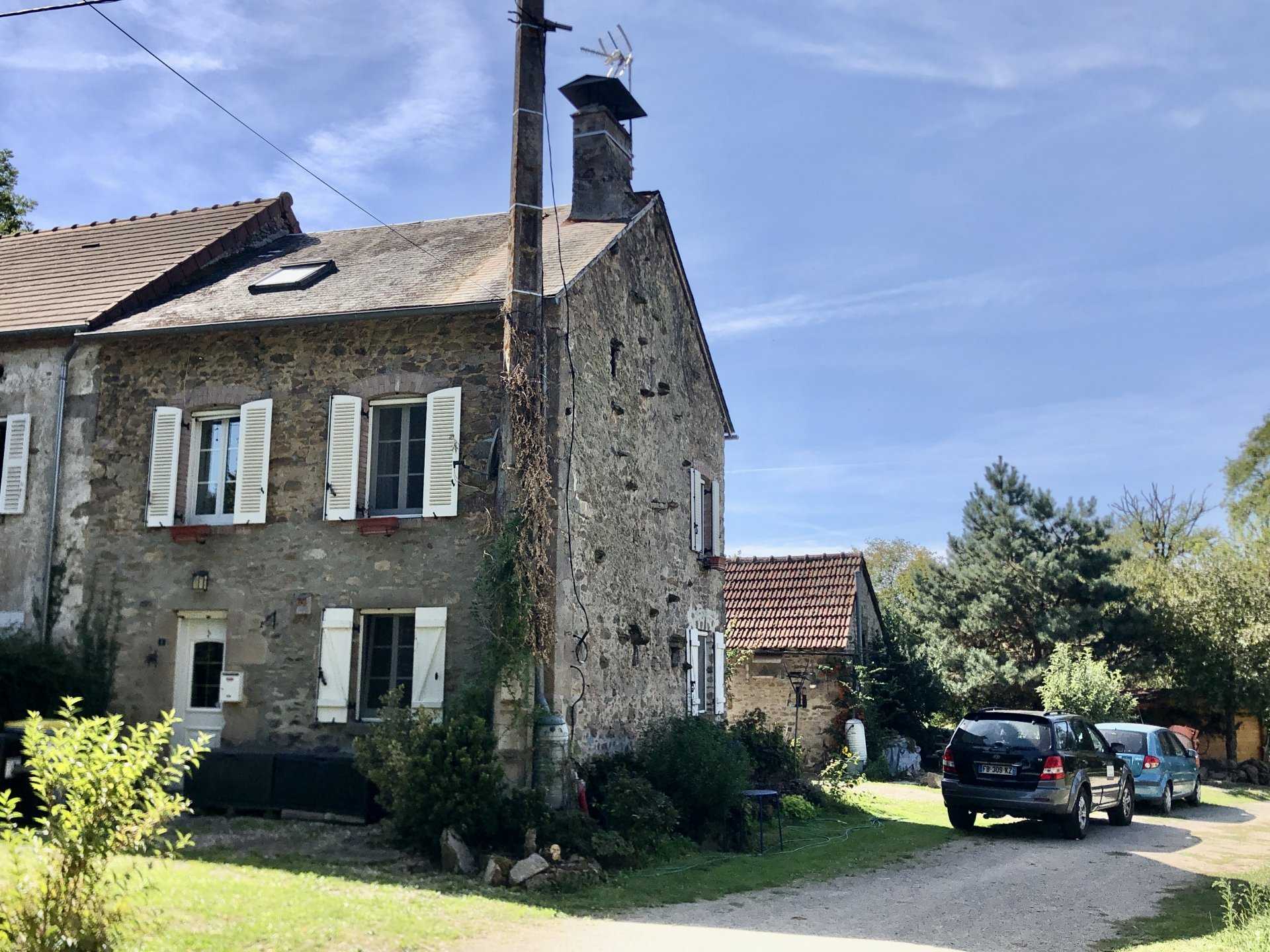 Talo sisään Bussiere-Dunoise, Nouvelle-Aquitaine 10929128