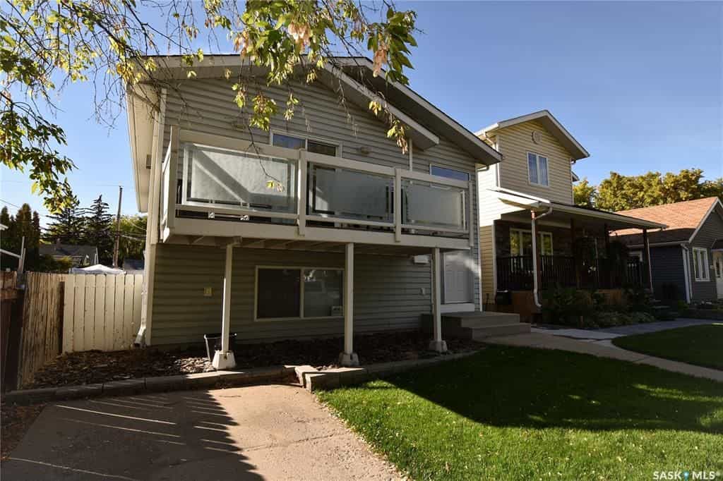 Dom w Saskatoon, Saskatchewan 10929886