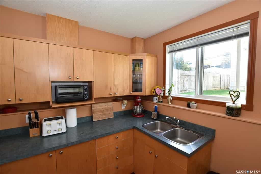 بيت في Saskatoon, Saskatchewan 10929886
