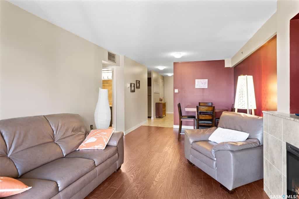 公寓 在 Saskatoon, Saskatchewan 10929928