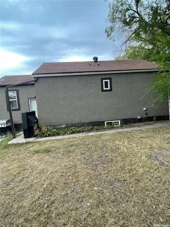 House in Saskatoon, Saskatchewan 10929932