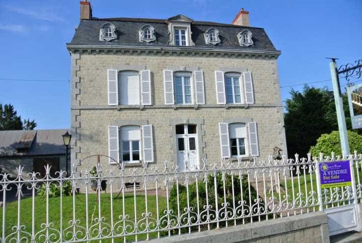 casa en Saint-Hilaire-du-Harcouët, Normandía 10930015