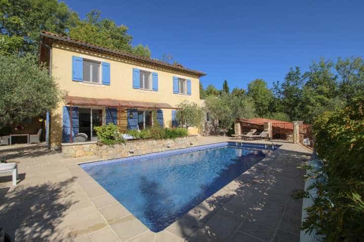 房子 在 Fayence, Provence-Alpes-Côte d'Azur 10930183