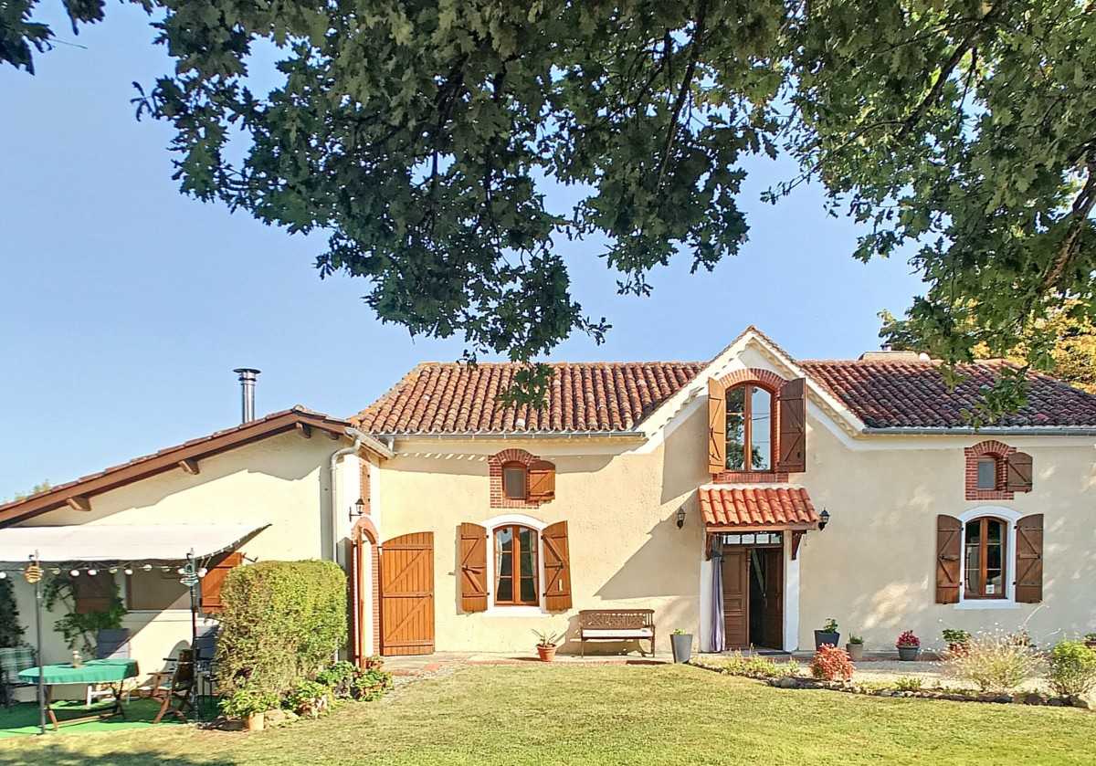 Condominio en Beaudéan, Occitania 10930235