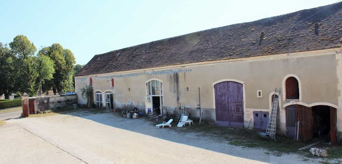 Condominio en , Centre-Val de Loire 10930341