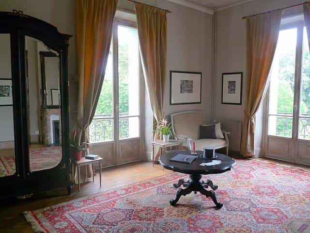 公寓 在 , Pays de la Loire 10930400