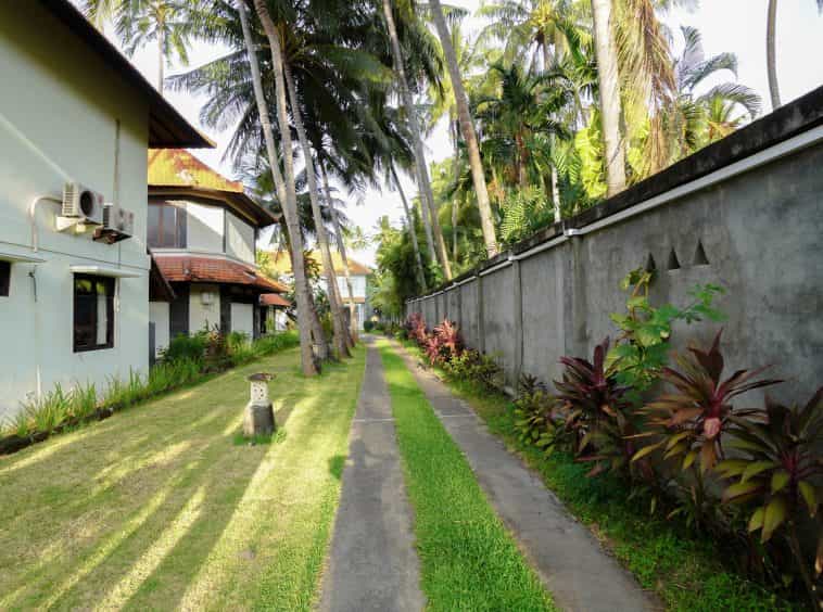 Dom w , Bali 10930543
