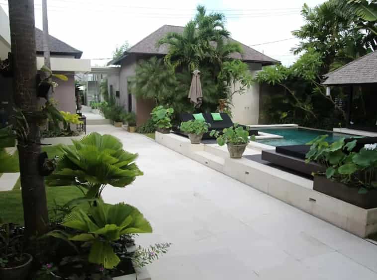 Talo sisään Pelambengan, Bali 10930660