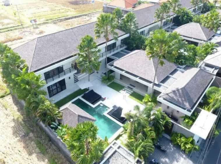 Talo sisään Pelambengan, Bali 10930662