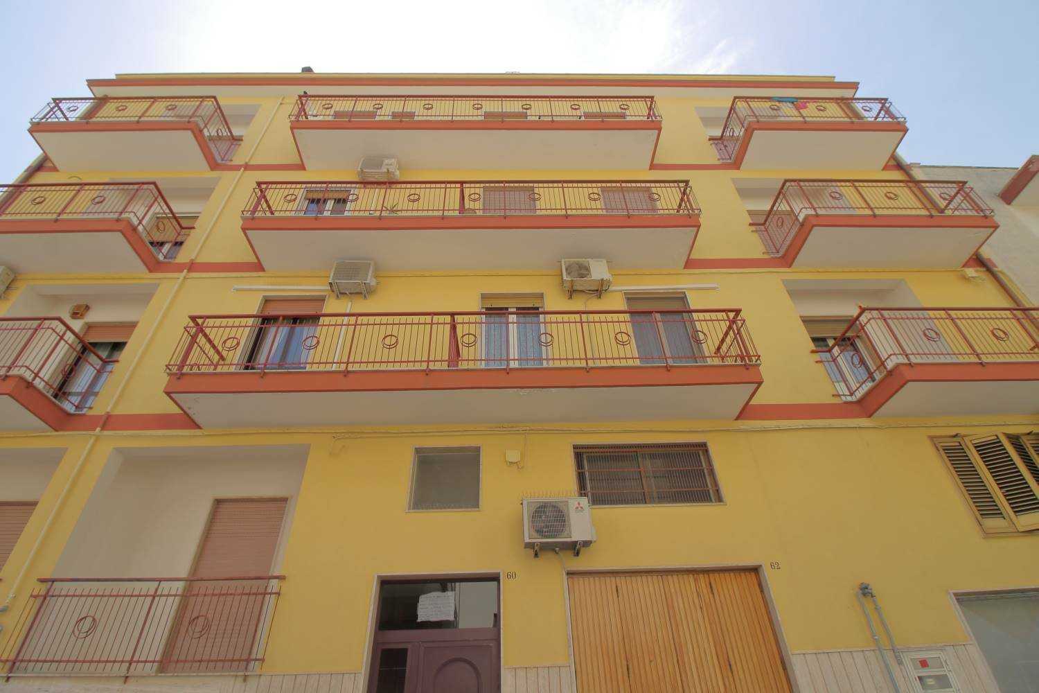 Eigentumswohnung im Mola di Bari, Apulien 10930767