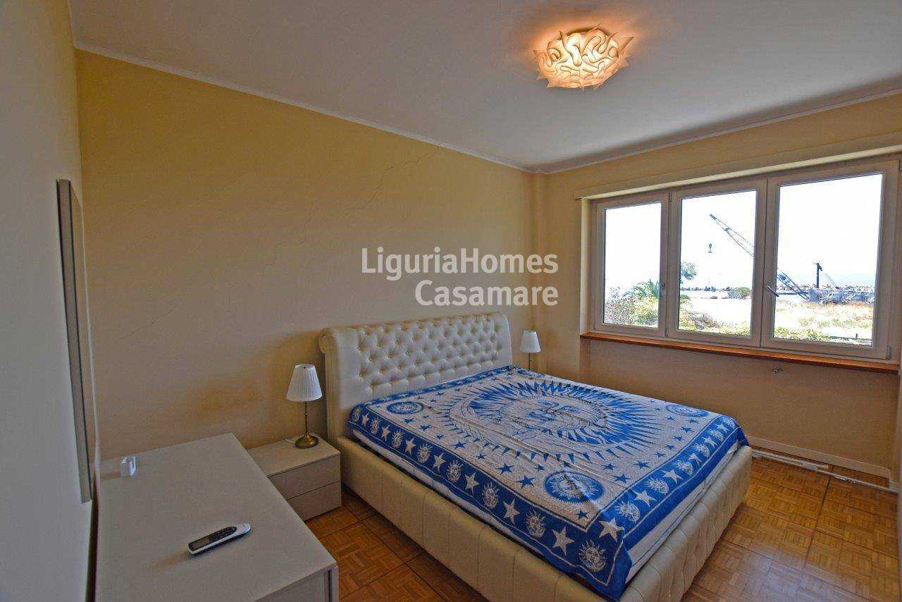 Condominium in Ospedaletti, Liguria 10930795