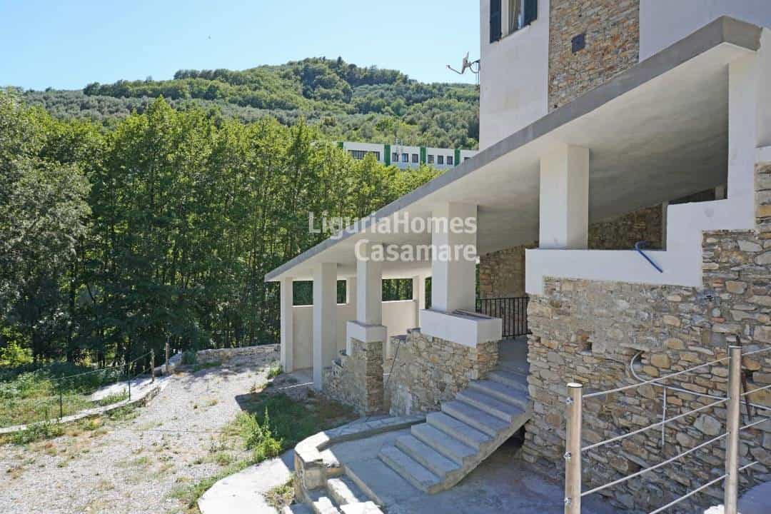公寓 在 Chiusavecchia, Liguria 10930809